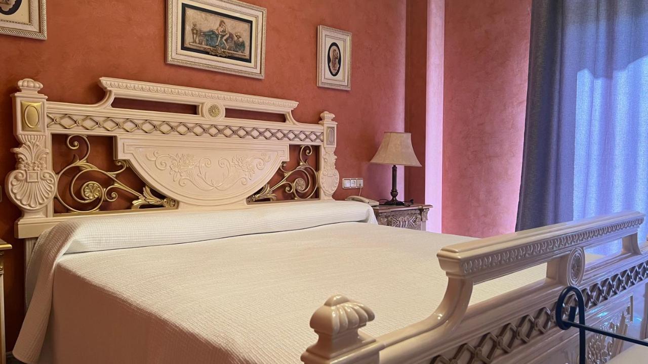 Hospedium Hotel Twist Torredonjimeno Екстер'єр фото