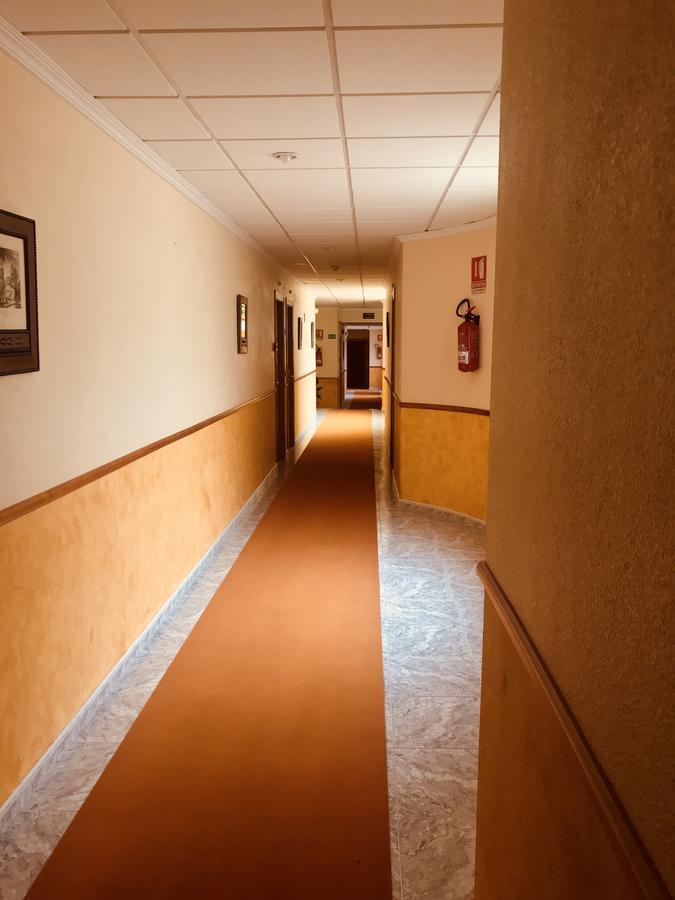 Hospedium Hotel Twist Torredonjimeno Екстер'єр фото