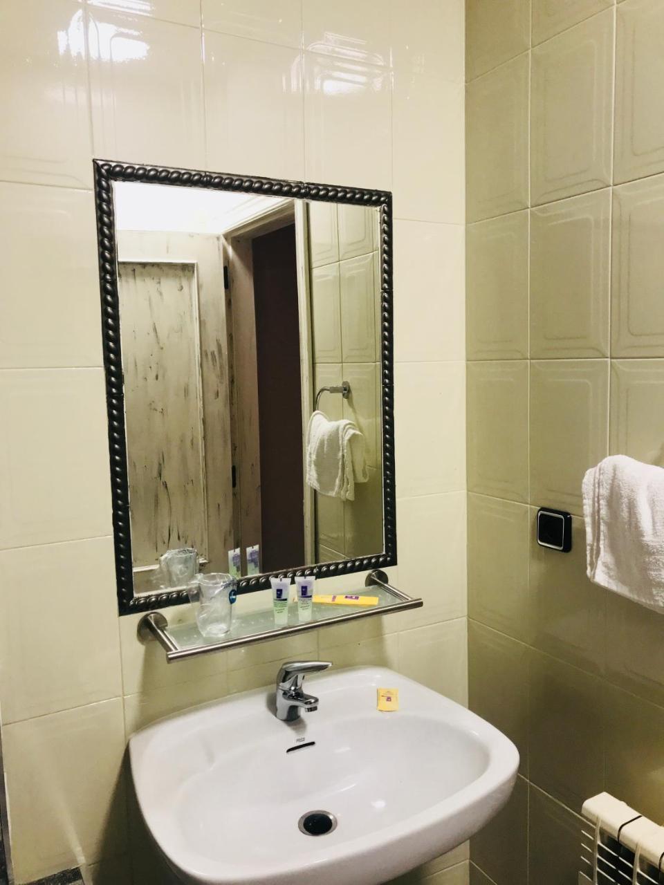 Hospedium Hotel Twist Torredonjimeno Екстер'єр фото